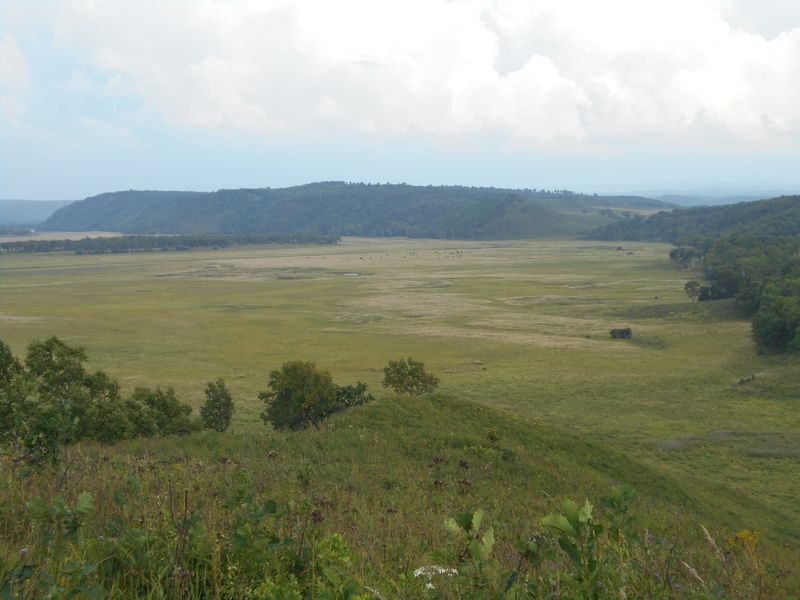 Вид с горы в сторону пересечения / General view from the hill towards the CP