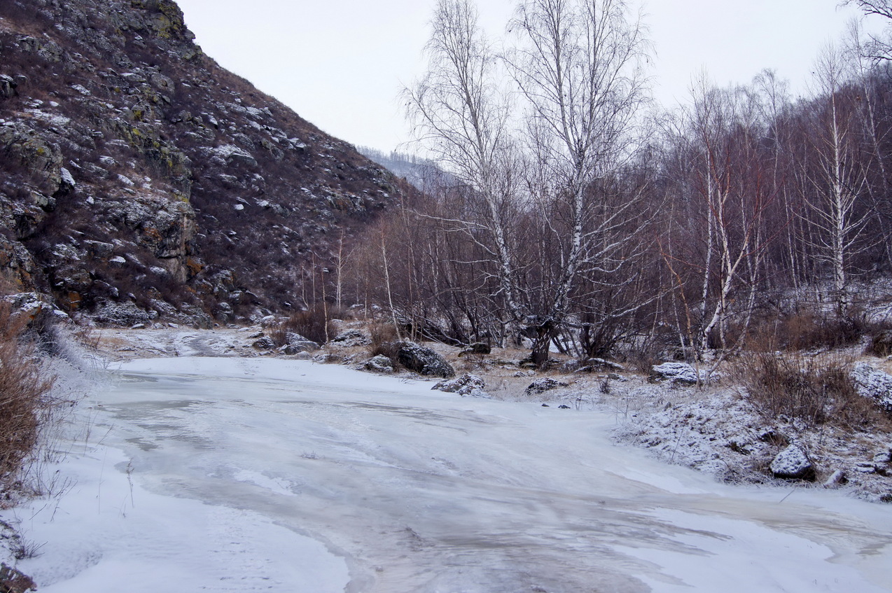 Вид в сторону пересечения / View towards the confluence