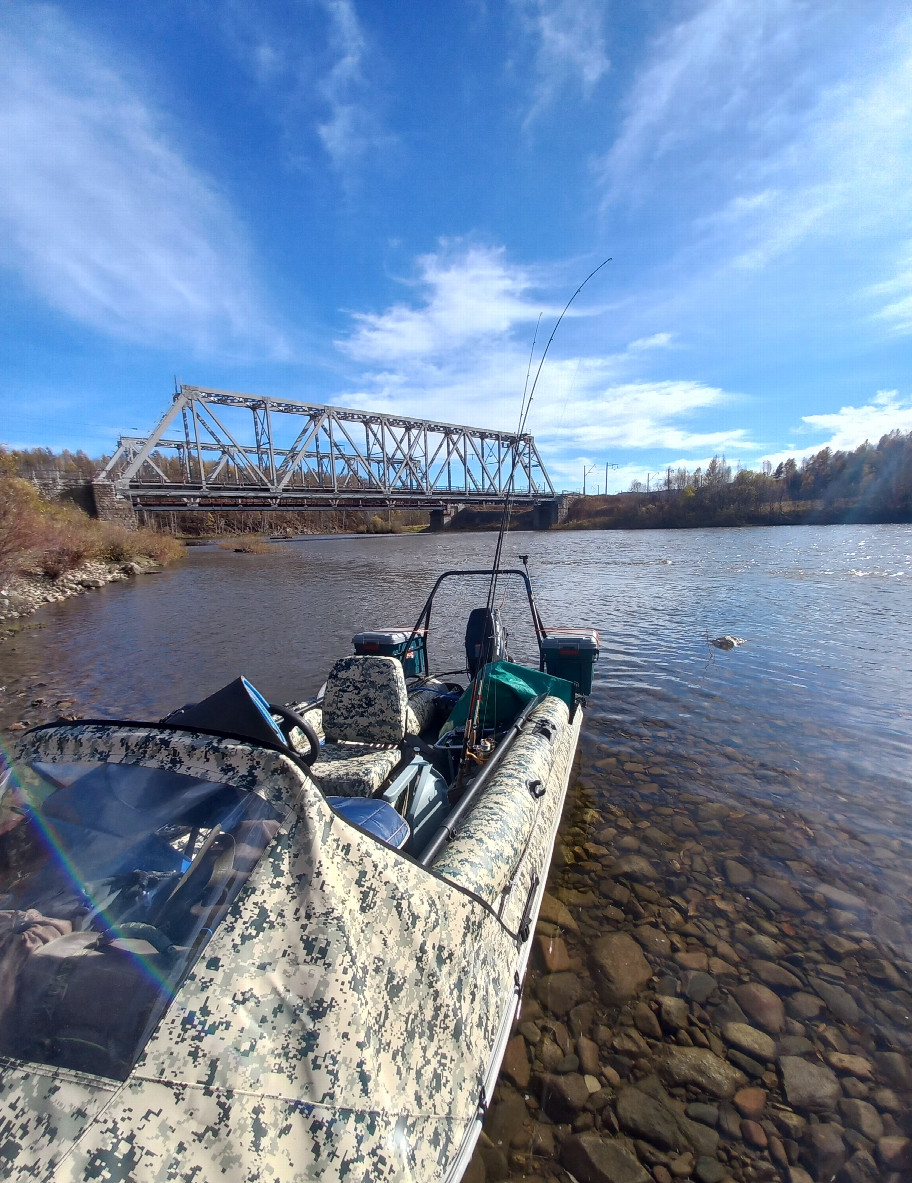 The bridge over Chyornyi Urium river