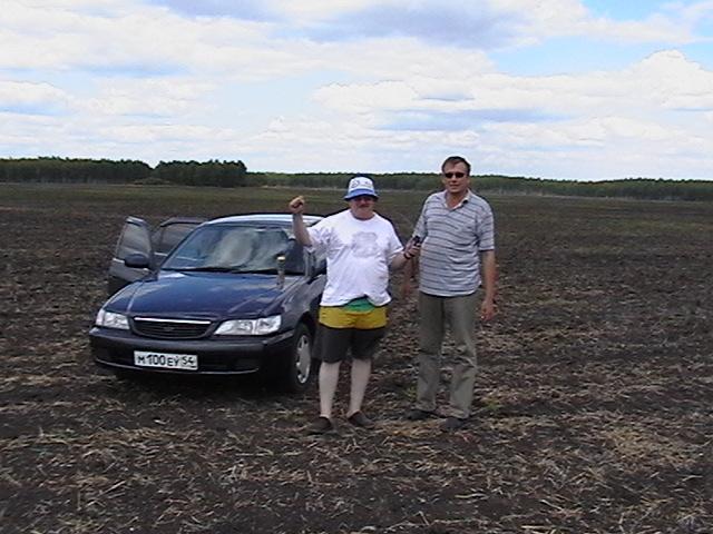 Тойоте пашня нипочём -- to the Toyota, arable land is nothing