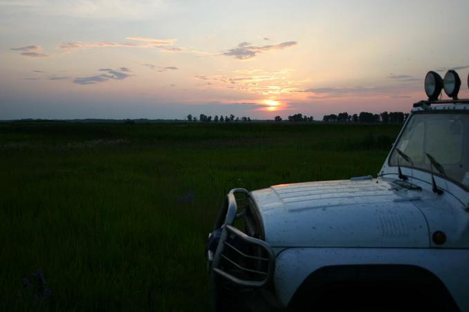 Успеть до заката! -- To be in time for sunset!