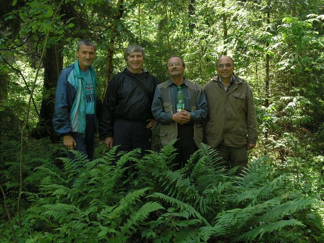 Анатолий, Александр, Виталий и Виктор рядом с точкой -- Anatoly, Alexander, Vitaly and Victor near the confluence