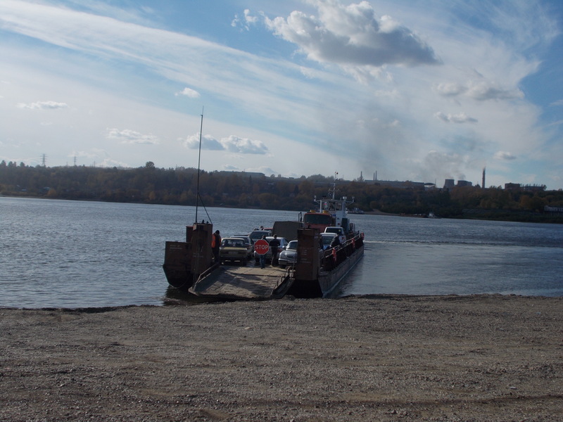 Паромная переправа через реку Томь/Ferry over Tom' river