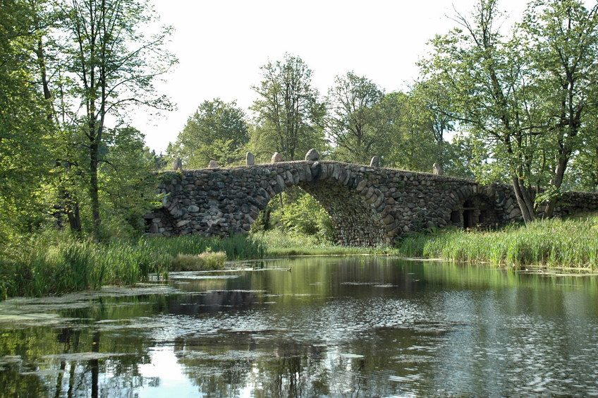 Boulder bridge in Vasilyovo/Валунный мост в Василёво