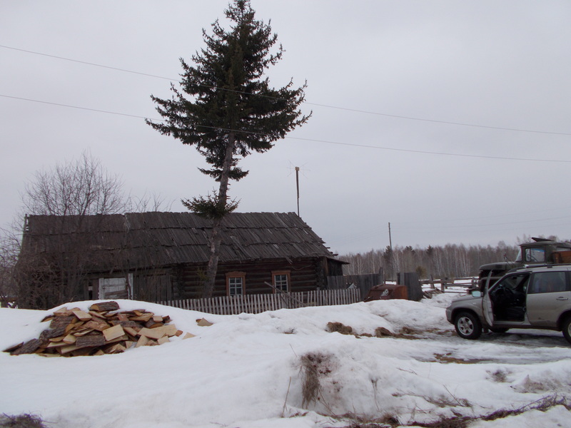 Единственный уцелевший дом в деревне/The only survived house