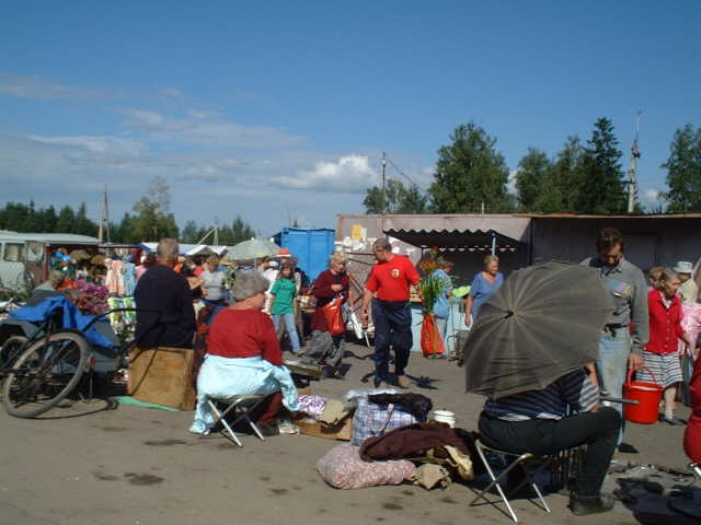 the Saturday bazaar at Sadovostvo Mshinskaya is always an event