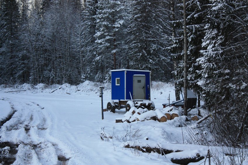 The woodcutters hut has been transformed and acquired mobility )) / Избушка лесорубов преобразилась и приобрела мобильность ))