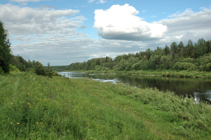 River Yiug. Streaming to the East