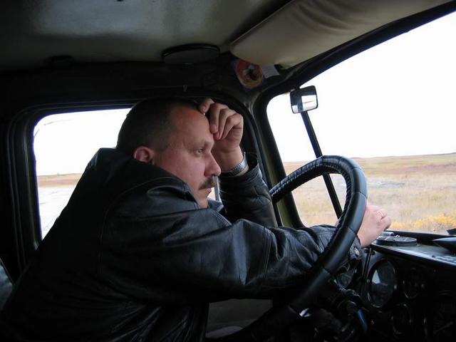 Наш водитель-Александр -- Our driver-Alexander