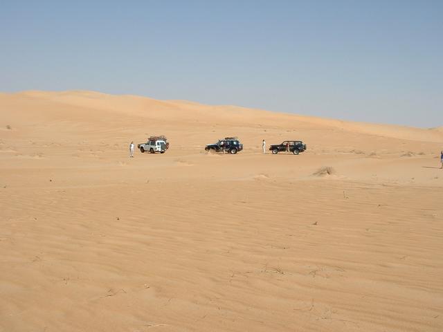 Confluence on the side slope of dunes