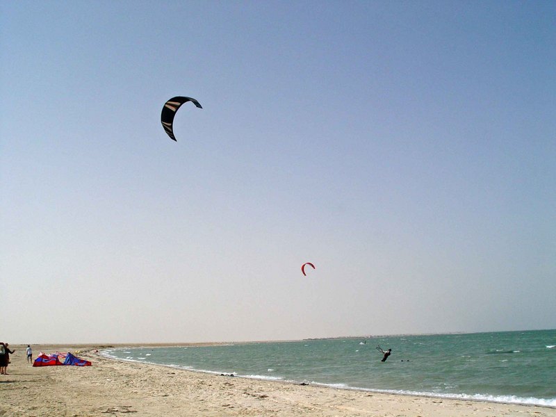 Kite boarding beach looking north towards the confluence point 1400 m distant, bay-ward of the beach developments.