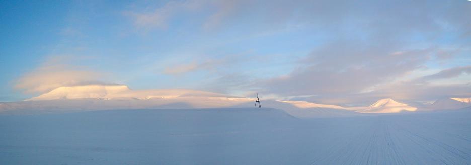 Entering Colesdalen you are about halfway between Barentsburg and Longyearbyen