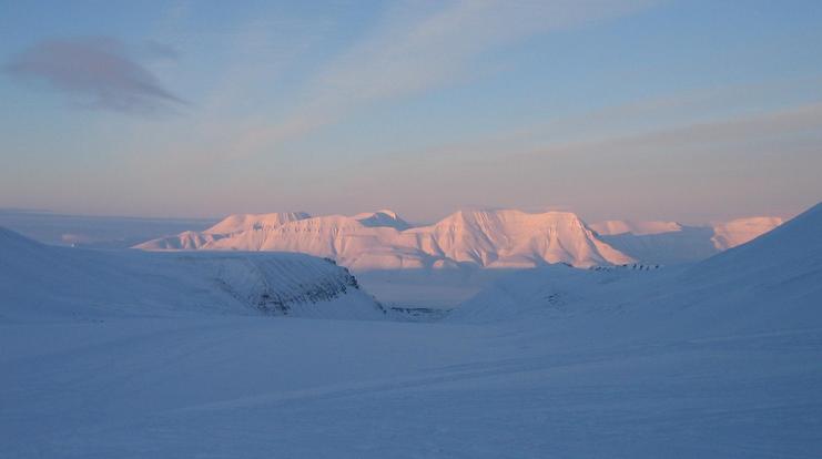 Returning to Longyearbyen over the glacier