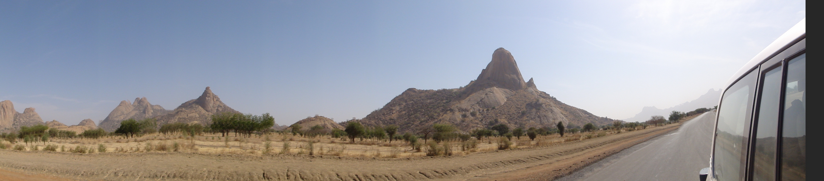 Landscape on the road to Bitkine