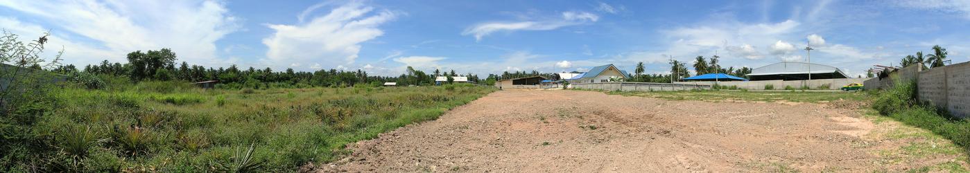 Panorama taken outside the facility, 39 m from the point, which is located near the left end of the image.