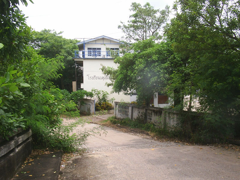 Nearby bridge and school across the canal