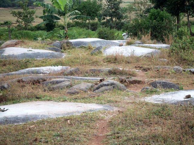 Rocks to dry and pound cassava