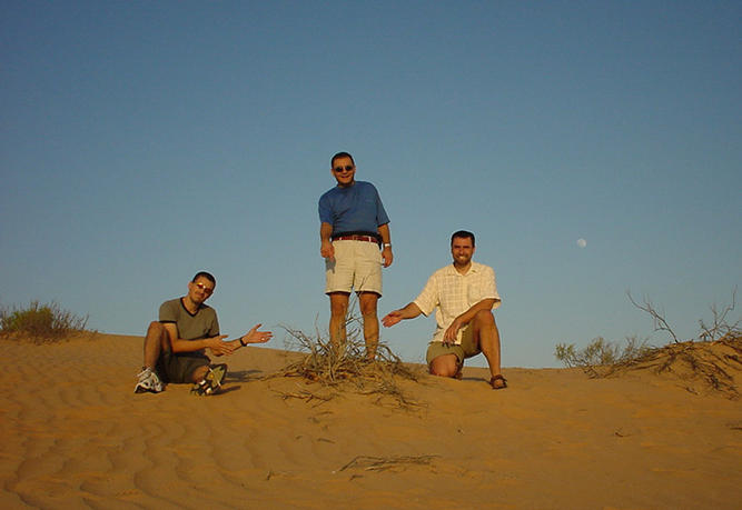 The team around the Confluence bush.