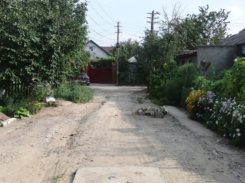 Looking South to the end of the lane