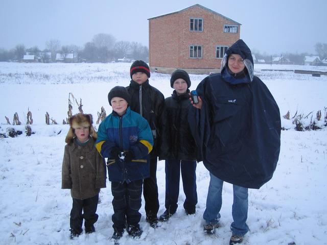 Julia with the helpful young men