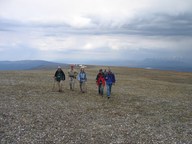 Walking on Iowa Ridge toward the confluence