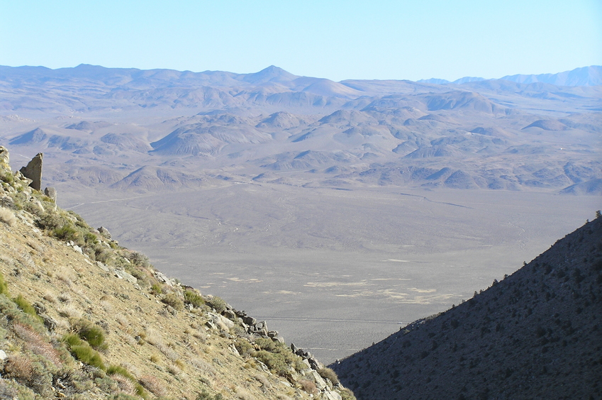 Beautiful zoomed view to the east from the confluence point.