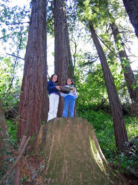 Garmin girls at another confluence and geocache!