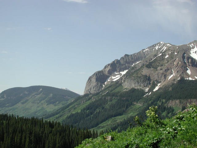 View to the south, from 0.3 miles west of the confluence