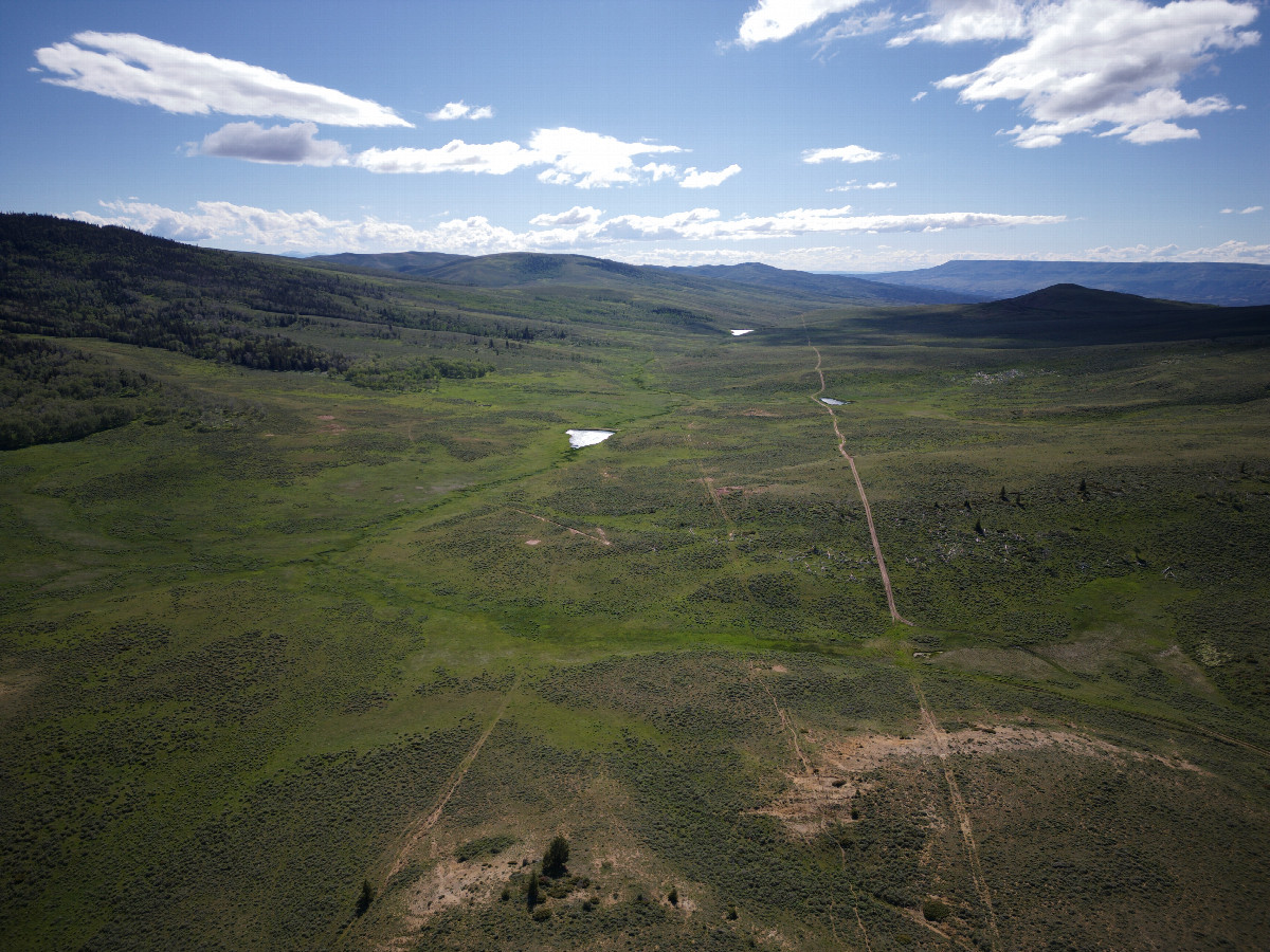 View West (along the Colorado-Wyoming state line), from 120m above the point