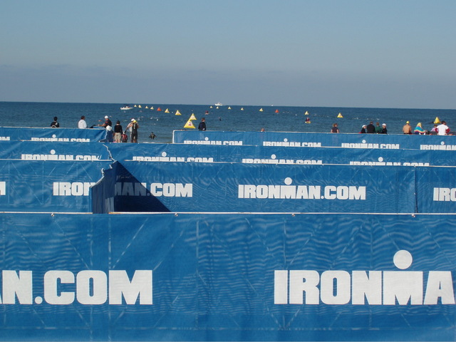 Confluence in the background. Starting grids in the foreground. To avoid extreme congestion, the race started in ten waves.