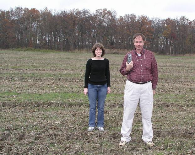 38N 89W Veteran confluence hunters celebrate their first non-rainy CP.