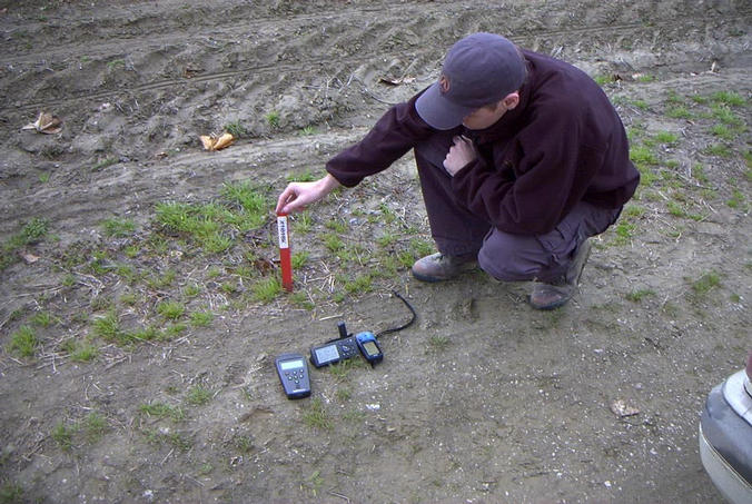 our 3 gps units on the confluence (l-r) Trimble Scoutmaster, Garmin III+, and eTrex Legend