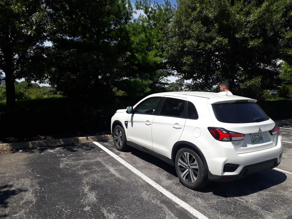 Paramos o carro no estacionamento do completo hospitalar, a 106 metros da confluência - we stopped the car at the parking lot of medical center, 106 meters to the confluence