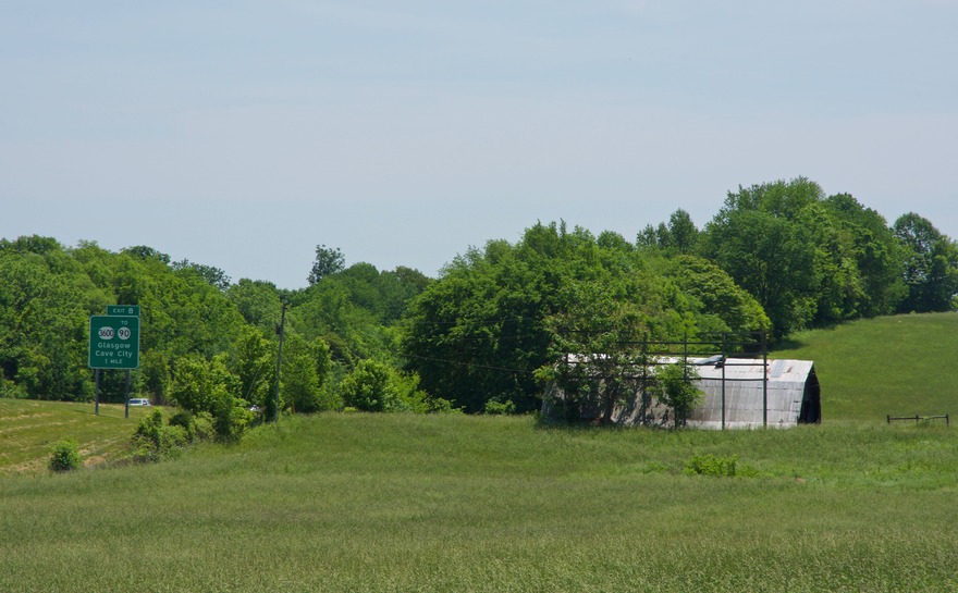 This point’s most noteworthy feature: an old barn, just to the northeast, beside the freeway