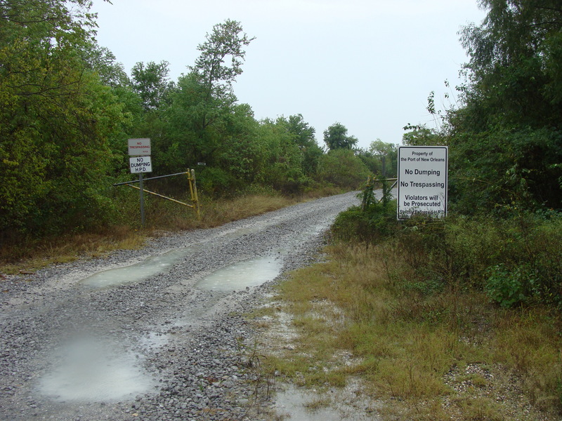 These signs seemed to indicate the Harbor Police Department doesn’t want you to get any closer to 30-90.