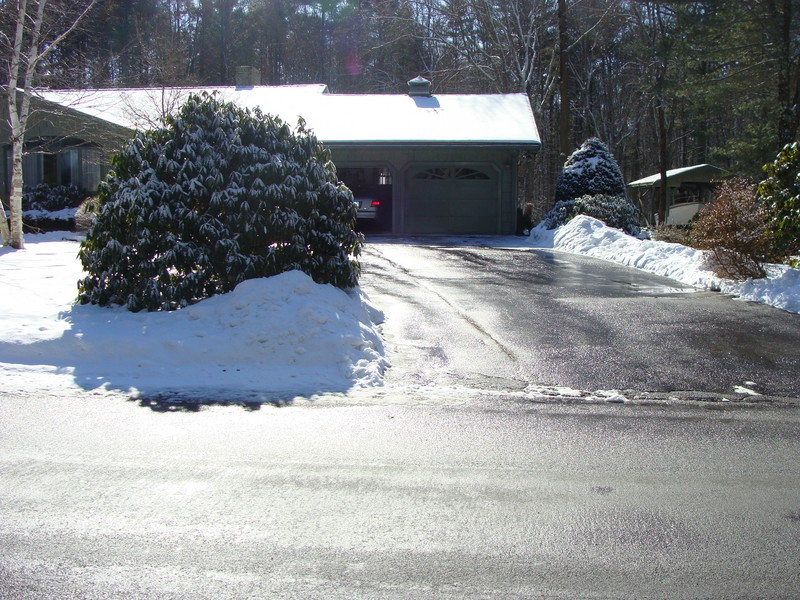 Looking south from 42N 71W, to the nearest neighbor