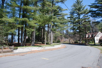 #1: Confluence point located in the middle of street - a couple meters beyond the yellow mark