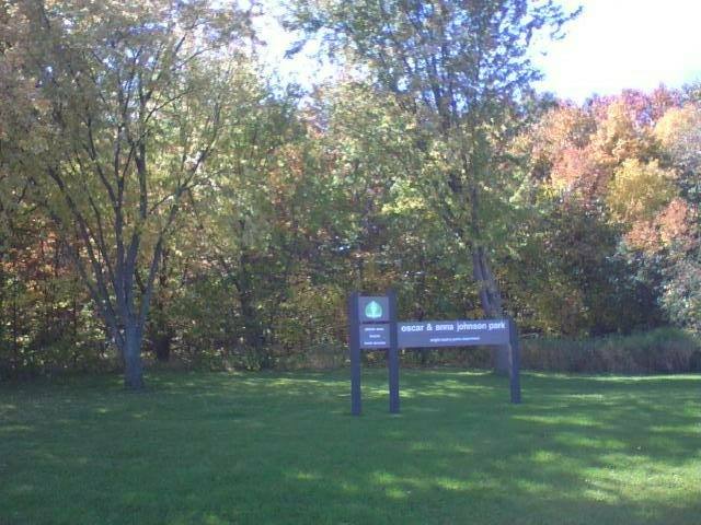 Entrance to Johnson Park on Dog Lake