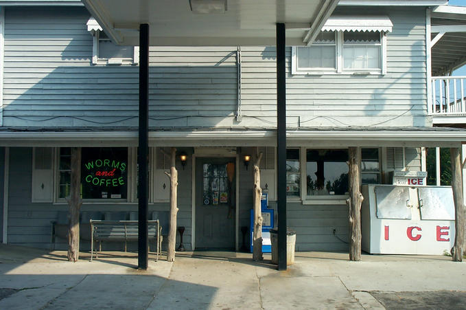 "Worms and Coffee" gas station near the confluence