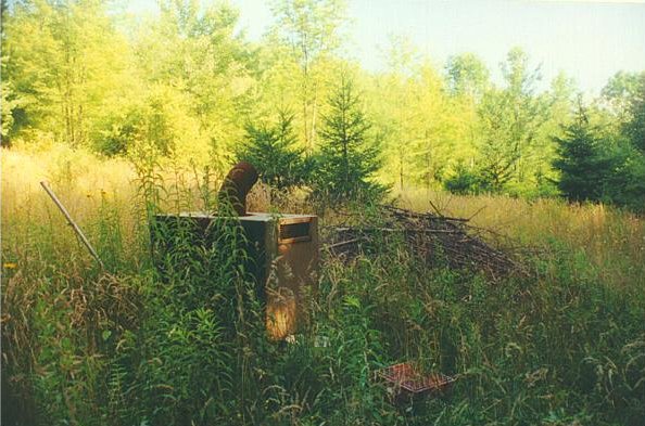 Improvised ex-industrial monument at confluence (bottom left)