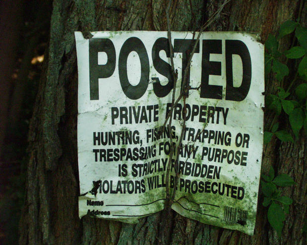 No Tresspassing sign