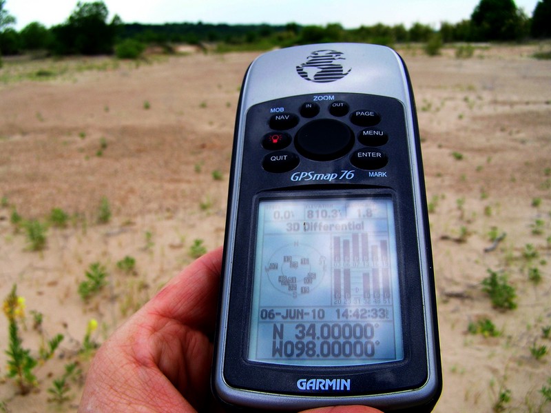 GPS receiver at the confluence point.  Victory!