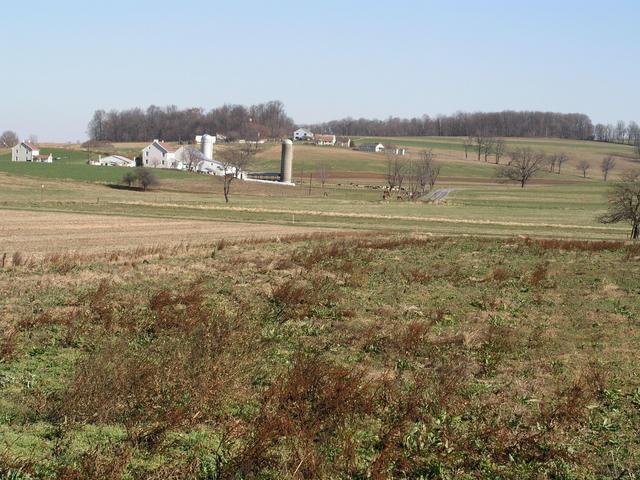 A gas station in Gap offers a view of 40N 76W from exactly one mile away.