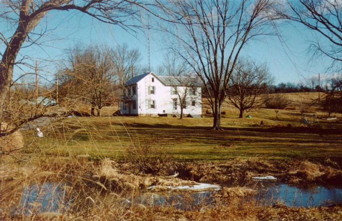 The house built on the confluence point. The driveway is just off to the left.