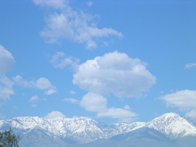 The view north from the airport at Ontario, California (before the flight from Hades)