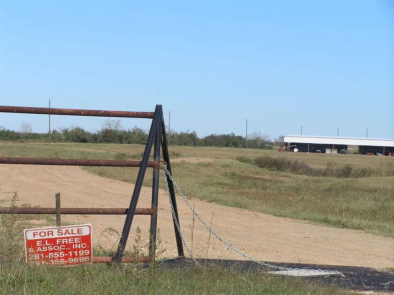 Looking north from the gate with the confluence off to the right.