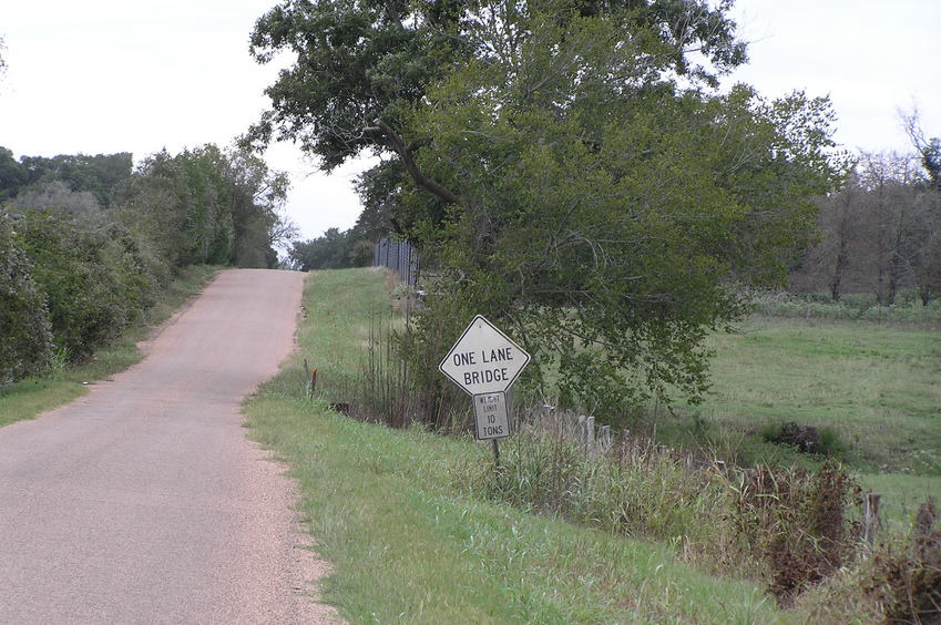 Nearest road to the confluence, about 500 meters west.