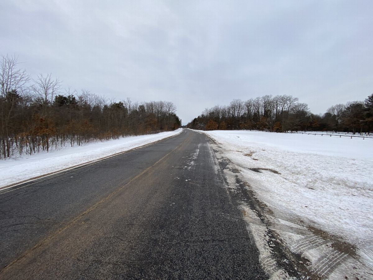 The nearest road to the confluence to the north.