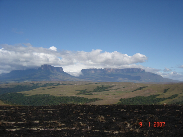 RORAIMA AND KUKENAN MOUNT