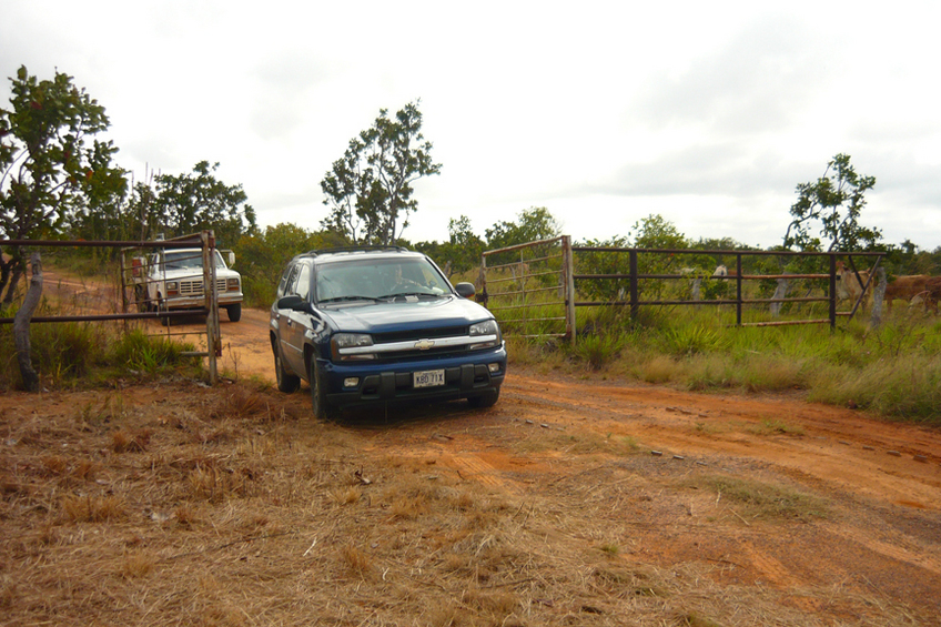 Passing by gate